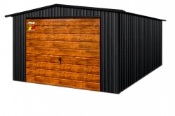 GARAŽAS LUX 5x4 – DVIŠLAITIS STOGAS, MEDŽIO IMITACIJOS PAKELIAMI VARTAI, STOGO IR KAMPŲ SKARDOS APDA